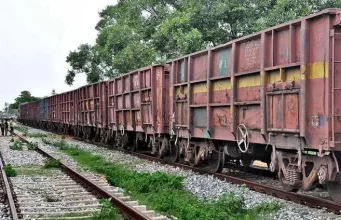 रेलवे ने पिछले चार महीनों में 170 प्रतिशत अधिक सीमेंट की ढुलाई की, अब नज़र फ्लाई ऐश बाज़ार पर