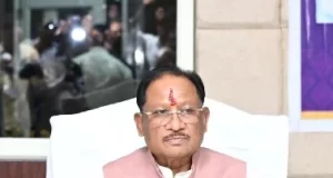 मुख्यमंत्री ने PWD के अधिकारी को लगाई फटकार, कहा- मीटिंग से निकलकर बाहर जाओ और अपने सचिव से बात करके सही जानकारी बताओ