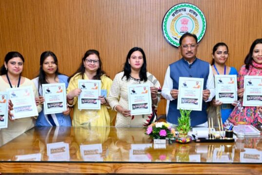 मुख्यमंत्री श्री विष्णु देव साय ने ‘अविस्मरणीय यात्रा’ पुस्तक का किया विमोचन