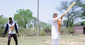 जब मुख्यमंत्री उतरे मैदान में: सुशासन तिहार में बच्चों संग खेला क्रिकेट, बढ़ाया हौसला
