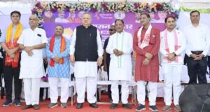 मुख्यमंत्री श्री विष्णु देव साय सुशासन तिहार अंतर्गत राजनांदगांव में आयोजित जनसमस्या निवारण शिविर में हुए शामिल