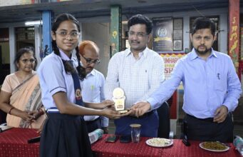 प्रमुख सचिव ने पीएम श्री सेजस विद्यालय कुम्हारी का किया निरीक्षण
