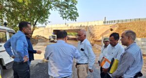 लोक निर्माण विभाग के सचिव ने निर्माणाधीन कुरुद-सिर्री मार्ग और सिर्री-चटौद सड़क का किया निरीक्षण
