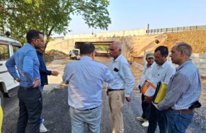 लोक निर्माण विभाग के सचिव ने निर्माणाधीन कुरुद-सिर्री मार्ग और सिर्री-चटौद सड़क का किया निरीक्षण