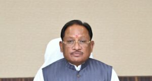 बिलासपुर में वर्किंग वुमेन हॉस्टल और मोबाइल कनेक्टिविटी परियोजनाओं में तेजी लाने के निर्देश