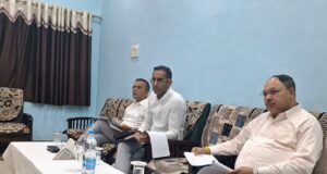 लोक निर्माण विभाग के सचिव ने सड़कों और भवनों के कार्यों की समीक्षा की