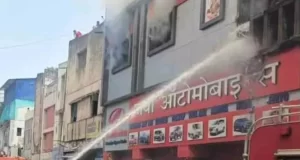 MG रोड के ऑटोमोबाइल शॉप में भीषण आग, पूरे क्षेत्र में हड़कंप