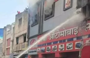 MG रोड के ऑटोमोबाइल शॉप में भीषण आग, पूरे क्षेत्र में हड़कंप