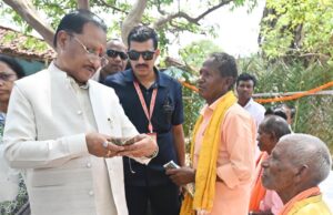 उड़िया भाषा में लिखित पंजी, पुराण, पंचांग सहित कई महत्वपूर्ण ग्रंथ पीढ़ियों से परिवारों में सुरक्षित