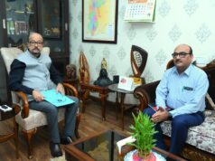 राज्यपाल श्री रमेन डेका से मुख्य सचिव ने सौजन्य भेंट की