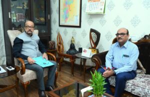 राज्यपाल श्री रमेन डेका से मुख्य सचिव ने सौजन्य भेंट की