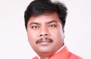 एक पेड़ मां के नाम अभियान बना जनआंदोलन उदंती-सीतानदी में दूधराज का घोंसला समृद्ध जैव विविधता का प्रतीक