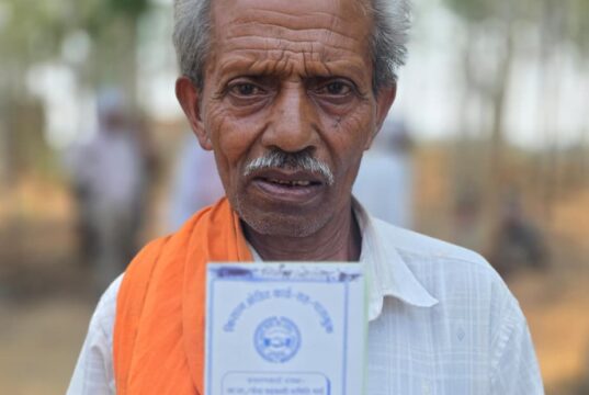 सुशासन तिहार से किसान निर्मल राम को मिली आर्थिक मजबूती, बना किसान क्रेडिट कार्ड