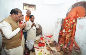 मुख्यमंत्री श्री विष्णुदेव साय ने ऐतिहासिक चतुर्भुज विष्णु मंदिर में की पूजा-अर्चना, प्रदेश की सुख-समृद्धि की कामना