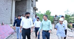 निर्माणाधीन जगदेव राम उरांव कल्याण आश्रम चिकित्सालय का प्रभारी सचिव श्री अंकित आनंद ने किया निरीक्षण