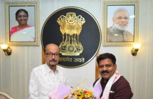 राज्यपाल श्री डेका से उप मुख्यमंत्री श्री विजय शर्मा ने सौजन्य भेंट की