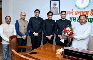 मुख्य सचिव ने ई-ऑफिस एवं समयबद्धता के लिए मंत्रालय के अधिकारी और कर्मचारियों को दिए प्रशंसा पत्र