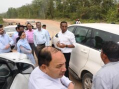 कार्यों में अपेक्षित प्रगति नहीं लाने वाले ठेकेदारों को नोटिस जारी करने तथा ब्लैक-लिस्ट करने के दिए निर्देश