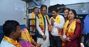छत्तीसगढ़ से सोमनाथ ज्योतिर्लिंग के लिए 1000 से अधिक विशिष्टजन, पद्मश्री, कलाकार एवं साहित्यकार हुए रवाना
