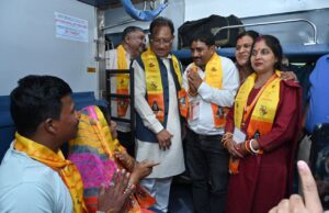 छत्तीसगढ़ से सोमनाथ ज्योतिर्लिंग के लिए 1000 से अधिक विशिष्टजन, पद्मश्री, कलाकार एवं साहित्यकार हुए रवाना