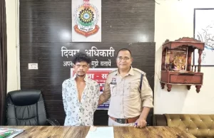दो अलग-अलग मामलों में 2 शातिर चोर गिरफ्तार, 11 नग महंगे स्मार्टफोन, कीमती घड़ियां और नकदी बरामद