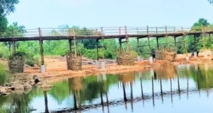 नारायणपुर के दुर्गम क्षेत्र में आईटीबीपी ने ग्रामीणों के साथ मिलकर 250 फीट लंबा पुल किया खड़ा
