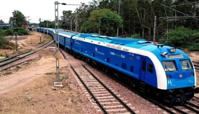 20260725165314_train-H2-780x450