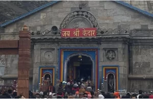 मूसलाधार बारिश और भूस्खलन के बढ़ते खतरों के बीच चारधाम यात्रा पर रोक
