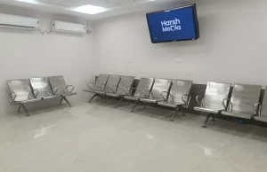 रायपुर स्टेशन पर यात्रियों की सुविधा के लिए 3-सीटर स्टेनलेस स्टील एवं आरसीसी बेंचों की व्यवस्था
