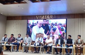 राष्ट्रीय चिकित्सक दिवस पर डॉक्टरों का भव्य सम्मान समारोह, राज्यपाल ने कहा— चिकित्सक समाज के सच्चे जीवनरक्षक