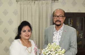 राज्यपाल श्री डेका से महिला आयोग की अध्यक्ष ने भेंट की