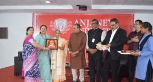 आंजनेय विश्वविद्यालय में प्रेरक संवाद आयोजित, सेवा ही सबसे बड़ा सम्मान : पद्मश्री डॉ. रामचंद्र सुनीता गोडबोले