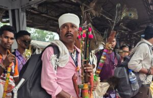 प्रतिनिधिमंडल में मांझी, चालाकी, बस्तर पंडुम के जनजातीय कलाकार और समाज प्रतिनिधि शामिल