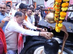 गुरु पूर्णिमा पर कोसमनारा पहुंचे मुख्यमंत्री श्री विष्णु देव साय, सत्यनारायण बाबा धाम में की पूजा-अर्चना