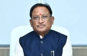 मुख्यमंत्री श्री विष्णुदेव साय ने अंतरराष्ट्रीय लोक कलाकार श्री विक्रम यादव के स्वास्थ्य की जानकारी ली :