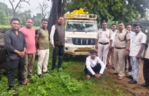 रात्रि गश्ती में अवैध सागौन से लदा पिकअप वाहन जब्त, करीब 2 घन मीटर लकड़ी की कीमत लगभग 85 हजार रुपए
