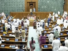 हंगामे के बीच लोकसभा की कार्यवाही कल सुबह तक के लिए स्थगित