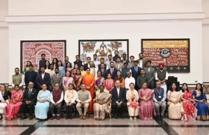राष्ट्रपति ने जमीनी स्तर के नवाचारकर्ताओं के समूह से किया संवाद