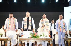 स्वदेशी को नई उड़ान : राष्ट्रीय हथकरघा दिवस पर मुख्यमंत्री श्री विष्णु देव साय ने बुनकरों एवं शिल्पकारों को 10.90 करोड़ रुपये से अधिक की सहायता एवं पुरस्कार राशि प्रदान की