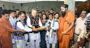 मुख्यमंत्री श्री विष्णु देव साय ने कृषि औजारों और गौवंश की पूजा कर प्रदेश की सुख-समृद्धि, अच्छी वर्षा और भरपूर फसल की कामना की