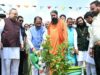 पौधरोपण से दिया प्रकृति संरक्षण का संदेश : मुख्यमंत्री श्री विष्णुदेव साय और विधानसभा अध्यक्ष डॉ. रमन सिंह ने लगाया पारिजात का पौधा