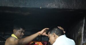 तिरंगा यात्रा के दूसरे दिवस माँ दंतेश्वरी की पूजा-अर्चना कर उप मुख्यमंत्री एवं वन मंत्री ने किया यात्रा का शुभारंभ