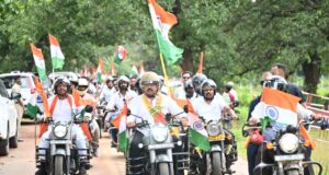 तिरंगा यात्रा के दूसरे दिवस माँ दंतेश्वरी की पूजा-अर्चना कर उप मुख्यमंत्री एवं वन मंत्री ने किया यात्रा का शुभारंभ