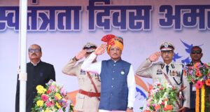 17 प्लाटूनों ने परेड में किया आकर्षक मार्च पास्ट