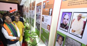 स्वतंत्रता संग्राम की गौरवगाथा से विकसित छत्तीसगढ़ की नई तस्वीर तक को एक मंच पर समेट रही प्रदर्शनी