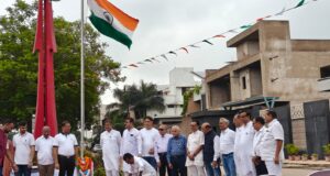 सफायर ग्रीन क्लब हाउस में हर्षोल्लास से मनाया गया स्वतंत्रता दिवस