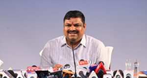 स्कूल शिक्षा विभाग की उपलब्धियों पर मंत्री श्री गजेंद्र यादव ने की प्रेस कॉन्फ्रेंस, दो वर्षों के कार्यों का रखा लेखा-जोखा
