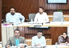 मुख्य सचिव ने नक्सल मुक्त क्षेत्रों में अधोसंरचना विकास और बुनियादी सुविधाओं को प्राथमिकता देने के दिए निर्देश