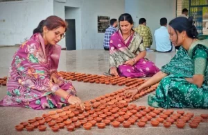 सेवा संकल्प अभियान : ‘आशीर्वाद का दीया’ के लिए बिहान दीदियों ने जगाई जन-अलख