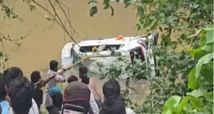 मालवा में श्रद्धालुओं से भरी कार बारिश से उफनते नाले में बही, 8 की मौत